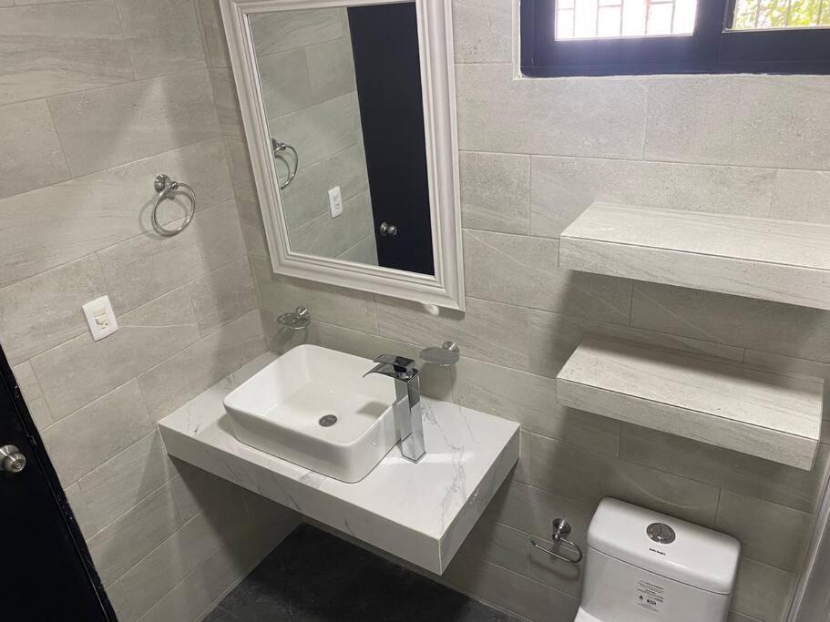 Casa Leonor. 2 Cuartos, 2 Banos, Cocina, Cochera. Valladolid  Ngoại thất bức ảnh