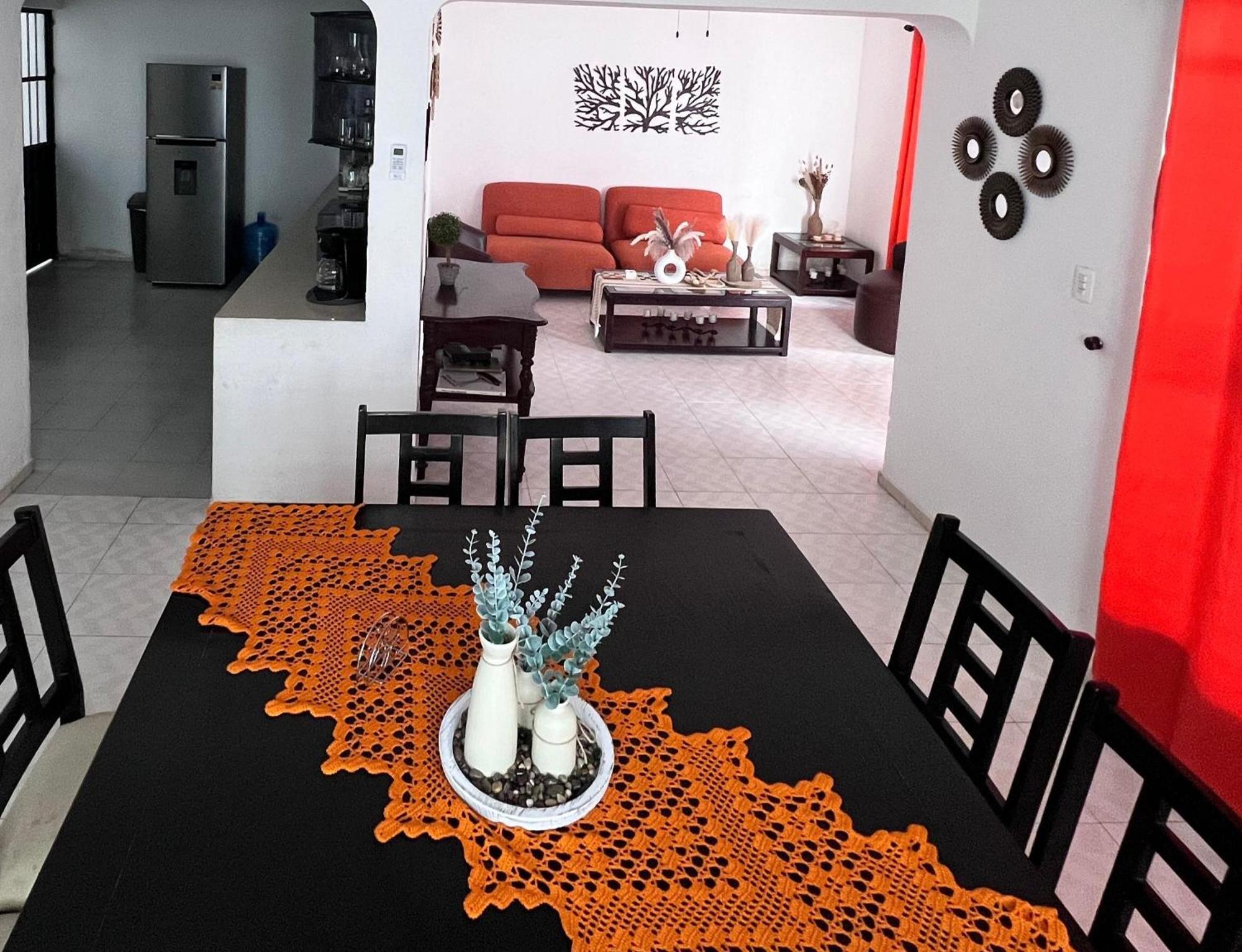 Casa Leonor. 2 Cuartos, 2 Banos, Cocina, Cochera. Valladolid  Ngoại thất bức ảnh